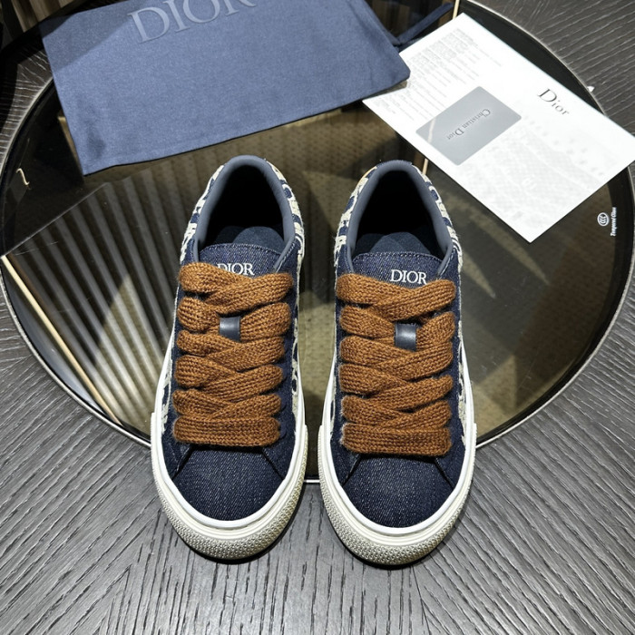 D10R SNEAKER