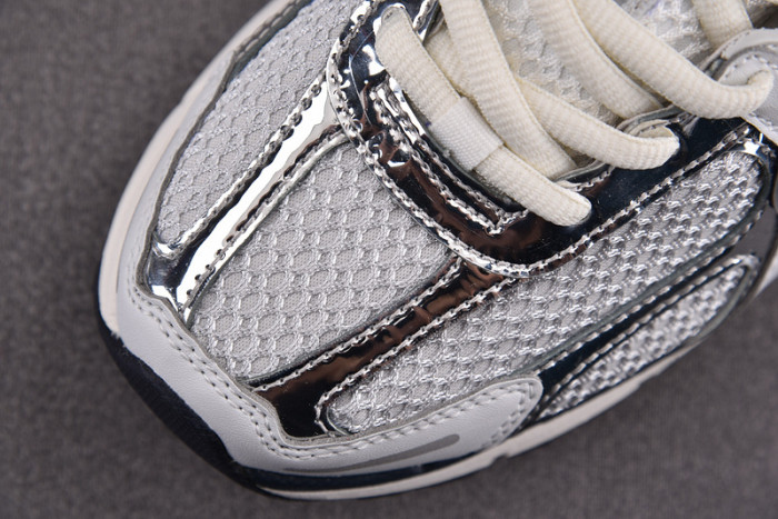 NK Zoom Vomero 5 “Photon Dust” FD0884-025