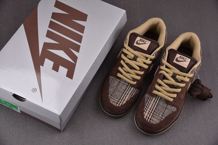 Stussy x SB Dunk Low Pro "Cherry"304292-223