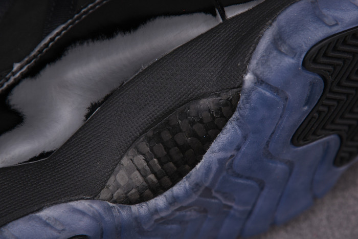 AIR JORDAN 11 RETRO CAP AND GOWN 378037-005