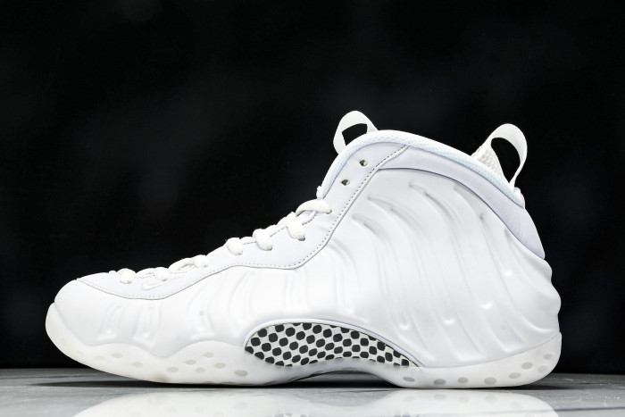 Nike Air Foamposite One Triple White HJ5195-100