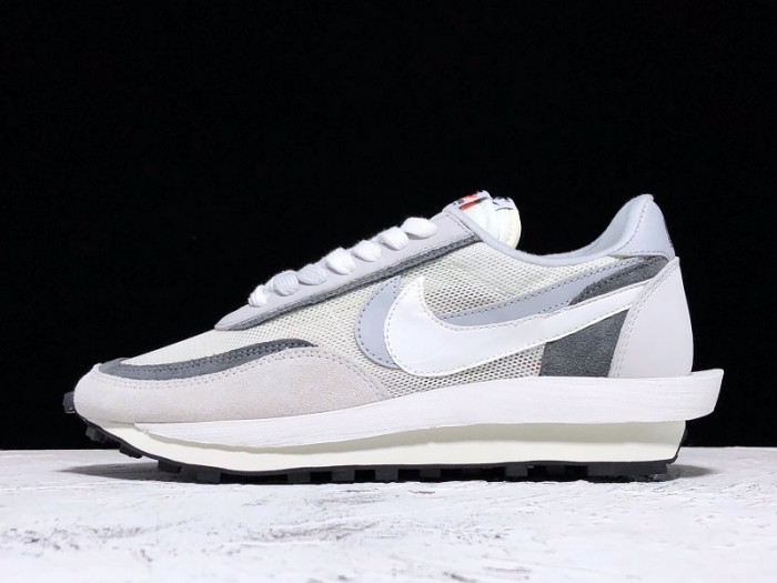 NIKE LD WAFFLE SACAI SUMMIT WHITE BV0073-100