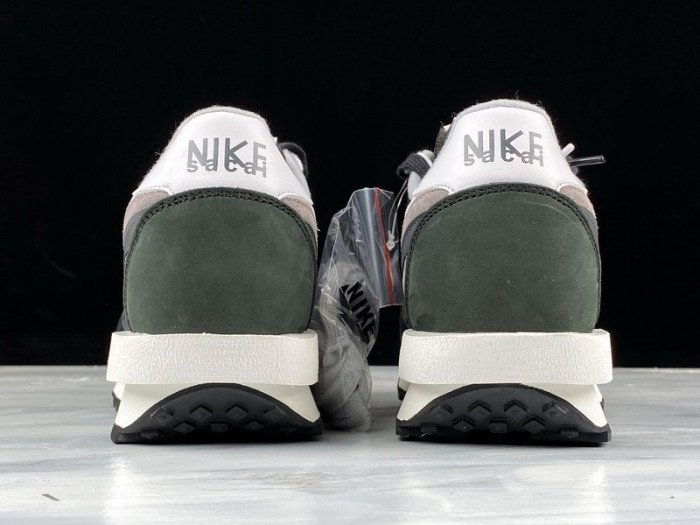 NIKE LD WAFFLE SACAI BLACK BV0073-001