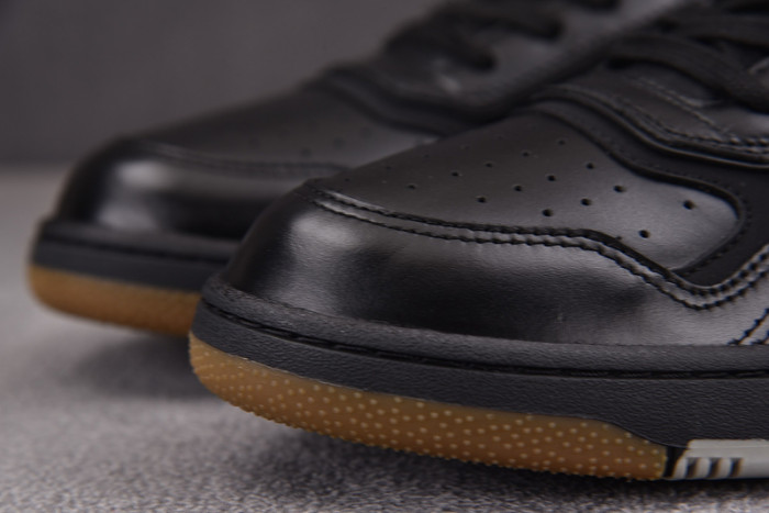 D10R B27 LOW SNEAKER