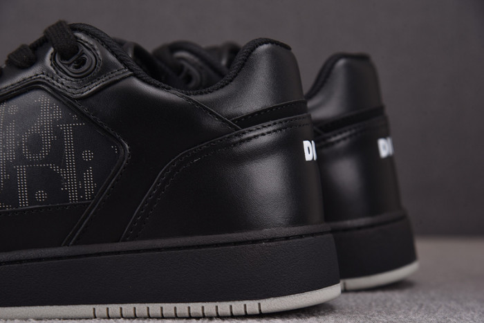 D10R B27 LOW SNEAKER