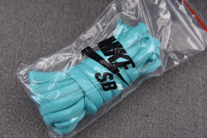 Nike SB Dunk Low D1am0nd S*pply Co. 304292-402