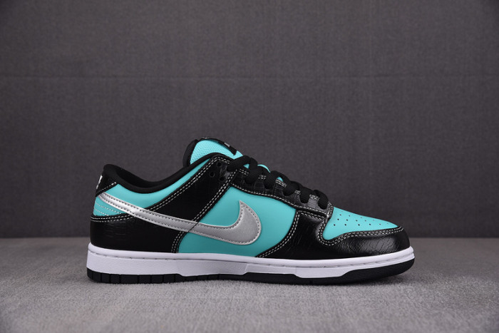 Nike SB Dunk Low D1am0nd S*pply Co. 304292-402