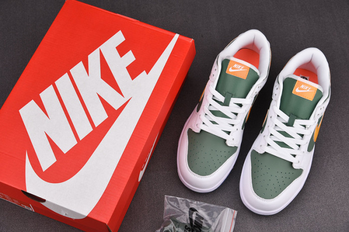 NIKE DUNK LOW NY VS. NY DN2489-300