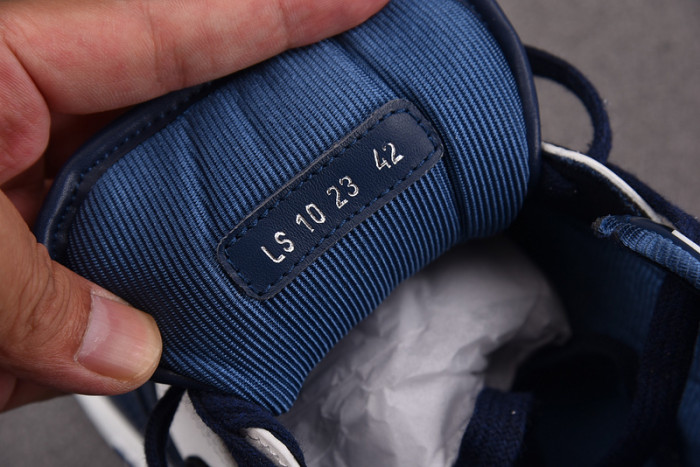 D10R B57 LOW SNEAKER