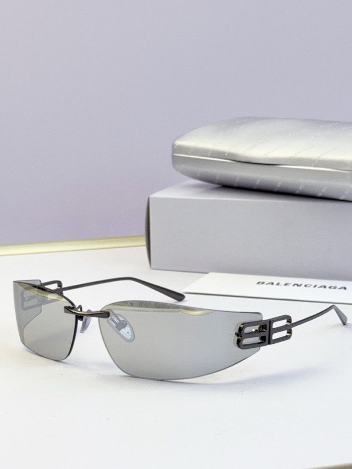 B SUNGLASSES