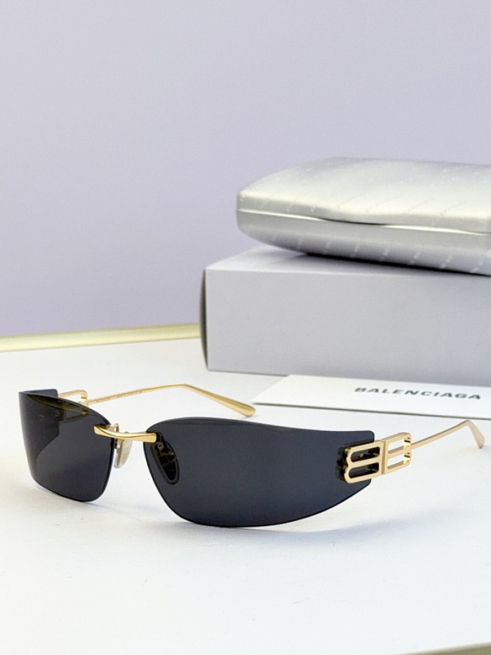 B SUNGLASSES