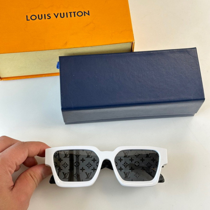L0VT SUNGLASSES
