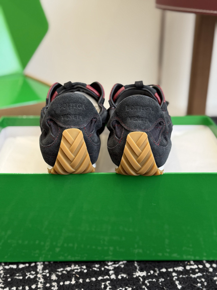 BV sneaker