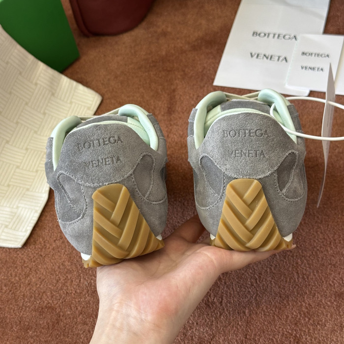 BV sneaker