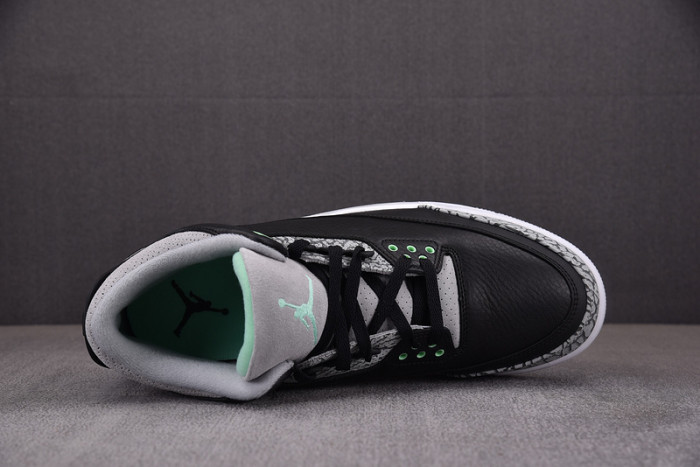Air Jordan 3 “Green Glow” CT8532-031