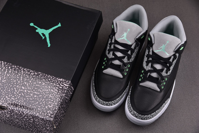 Air Jordan 3 “Green Glow” CT8532-031