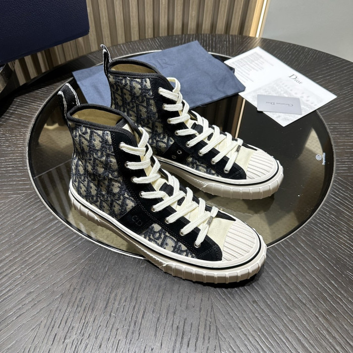 D10R SNEAKER