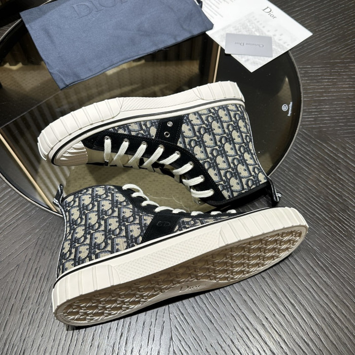 D10R SNEAKER