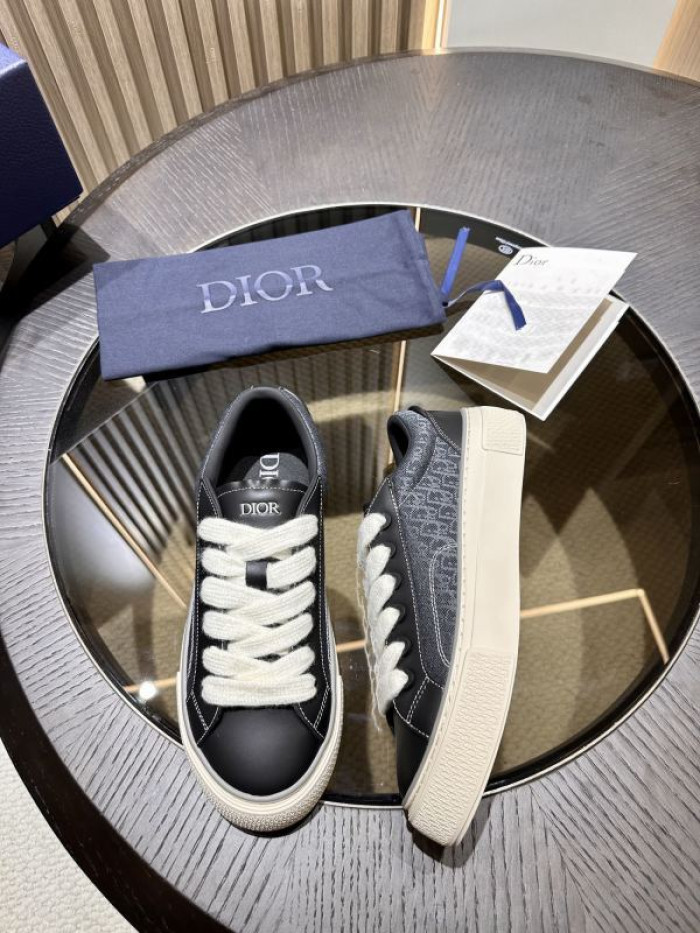 D10R SNEAKER