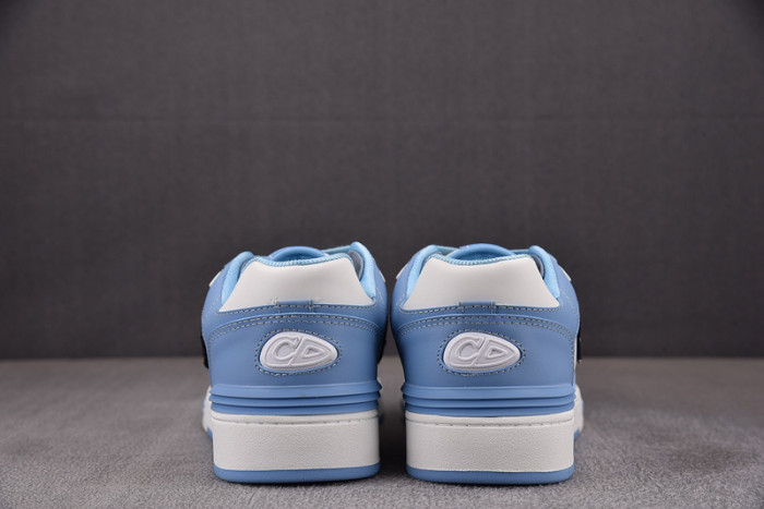 D10R B57 MID SNEAKER