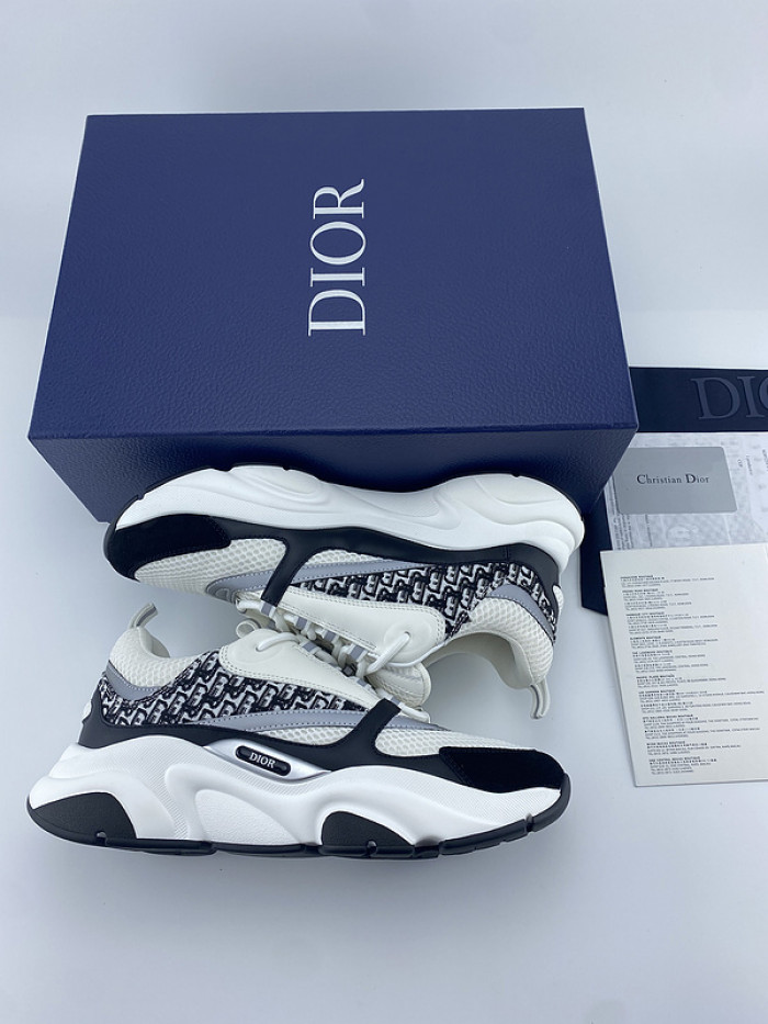 D10R SNEAKER