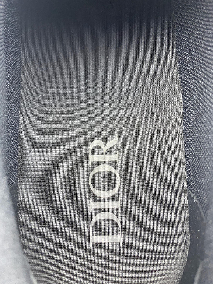 D10R SNEAKER