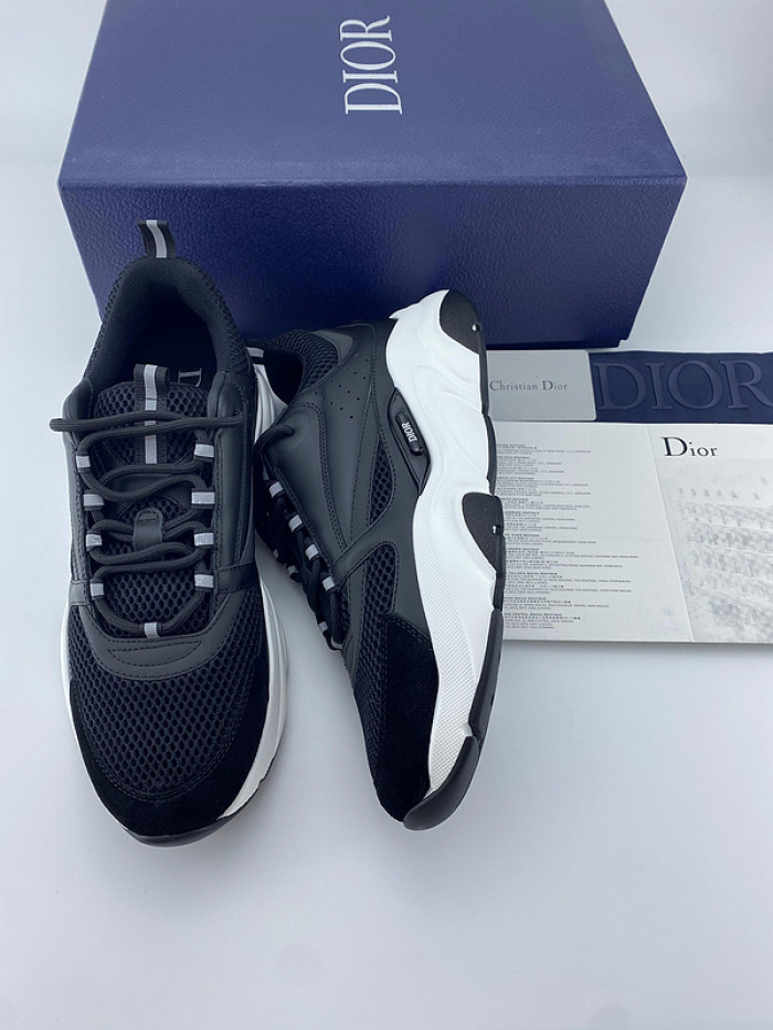 D10R SNEAKER