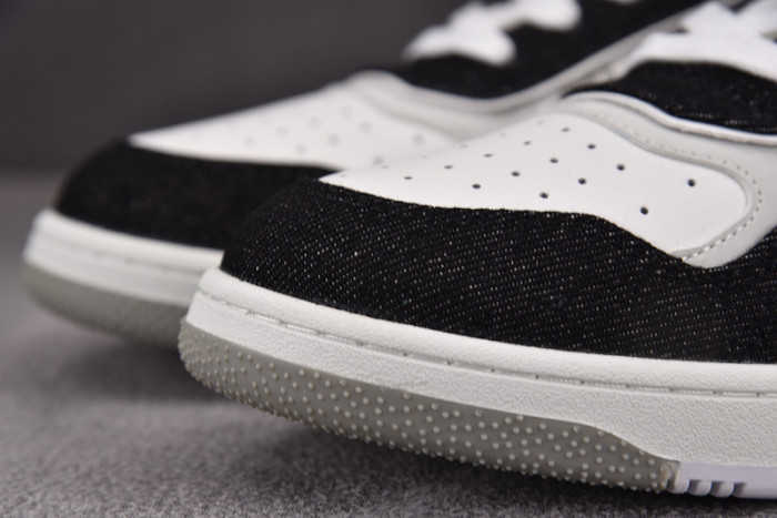 D10R B27 LOW SNEAKER