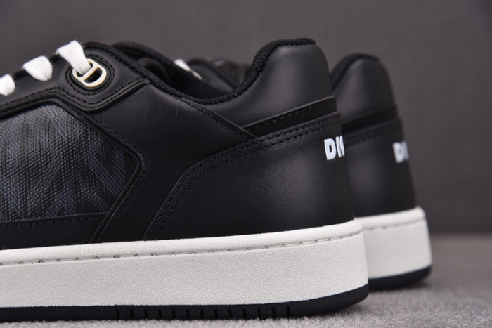 D10R B27 LOW SNEAKER