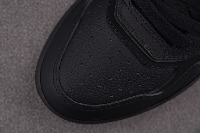 D10R B27 LOW SNEAKER