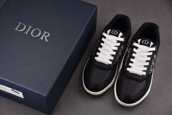 D10R B27 LOW SNEAKER