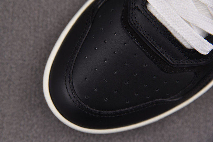 D10R B27 LOW SNEAKER