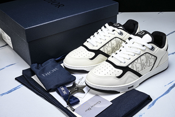D10R B27 LOW SNEAKER