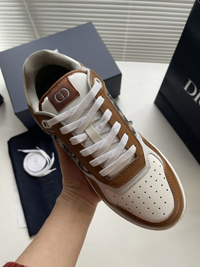 D10R B27 LOW SNEAKER