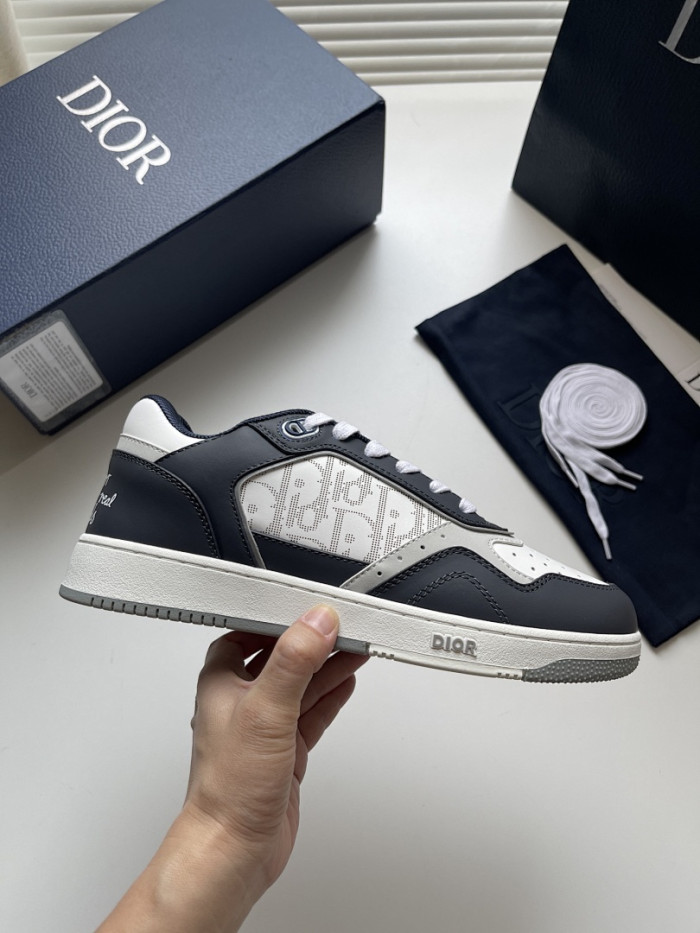 D10R B27 LOW SNEAKER