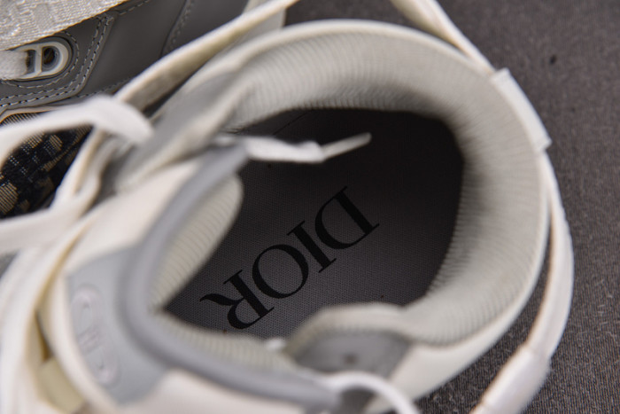 D10R B27 MID SNEAKER