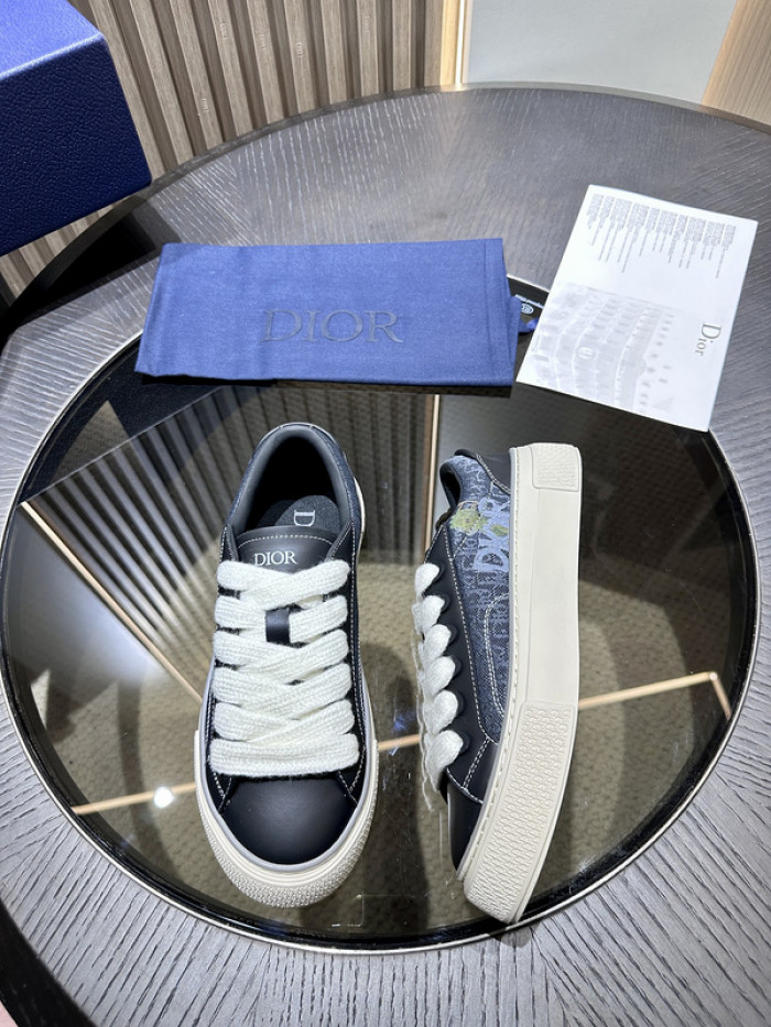 D10R SNEAKER