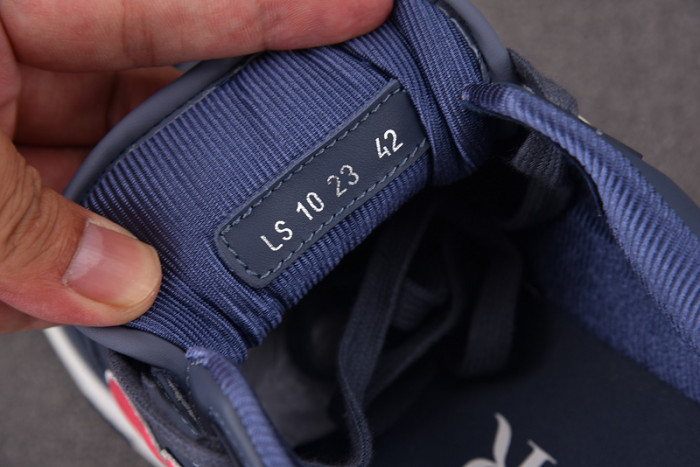 D10R B57 LOW SNEAKER