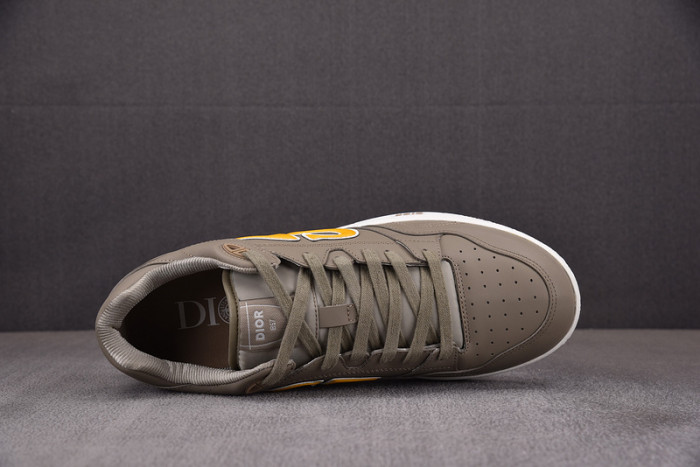 D10R B57 LOW SNEAKER