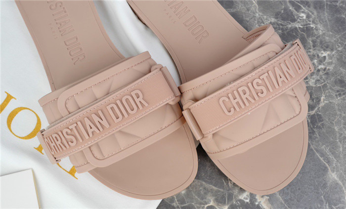 d10r sandal
