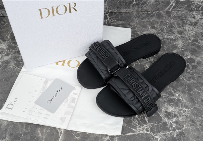 d10r sandal