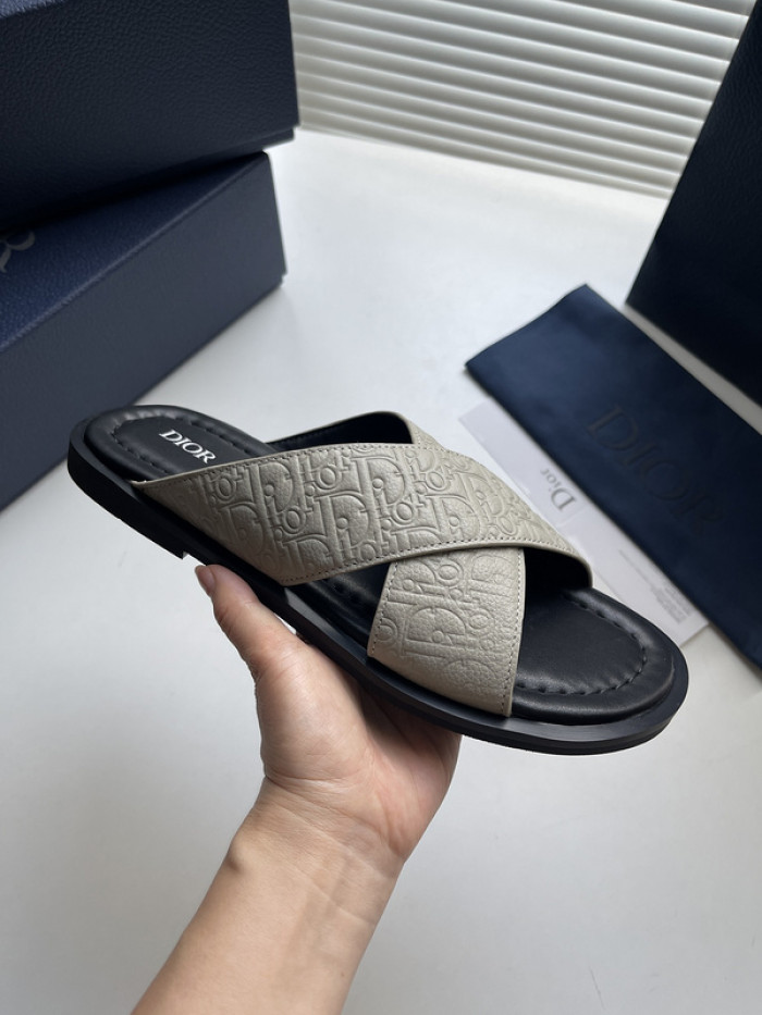 d10r sandal
