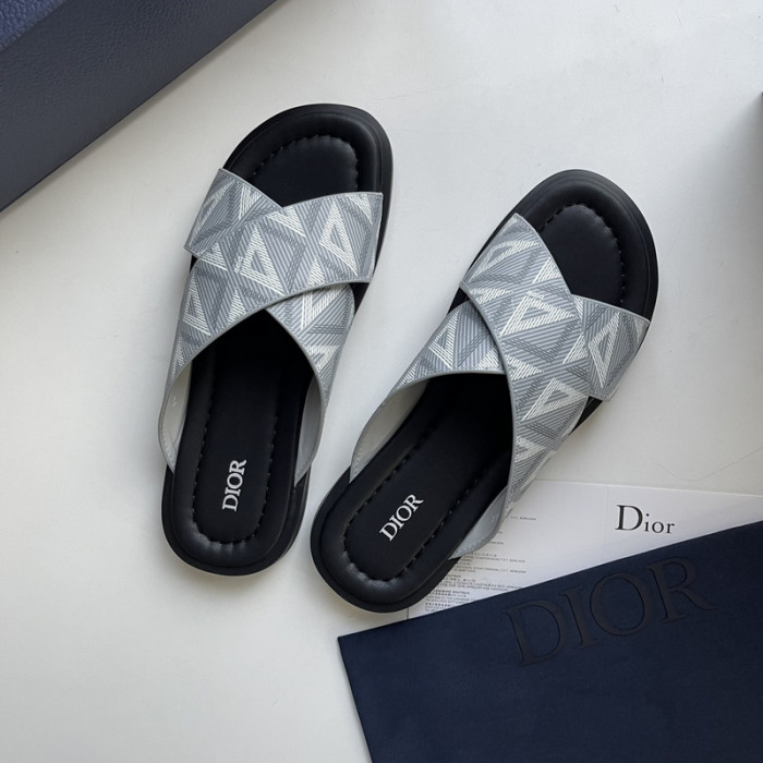 d10r sandal