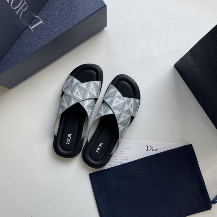 d10r sandal