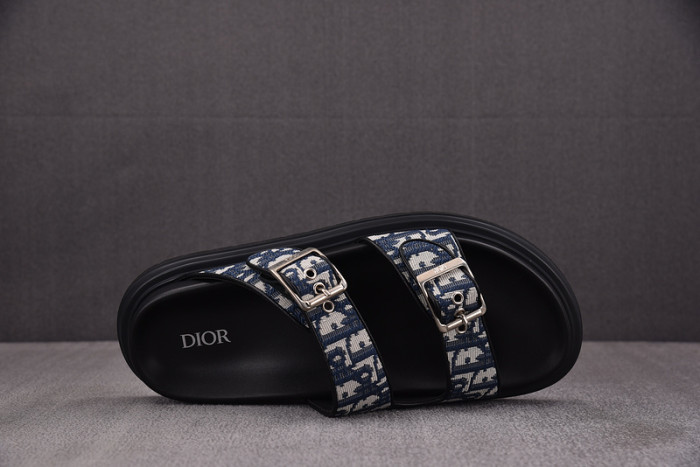 d10r sandal