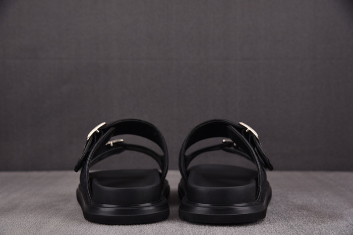 d10r sandal