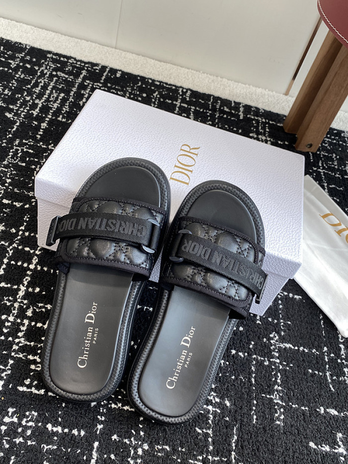 d10r sandal