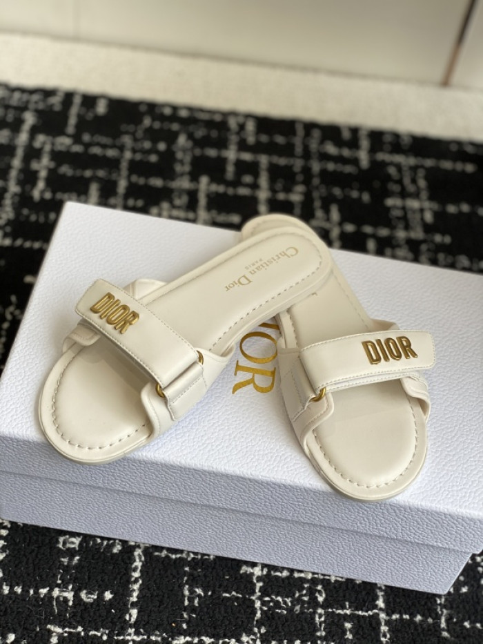 d10r sandal