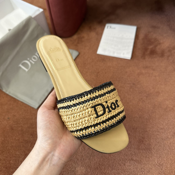 d10r sandal