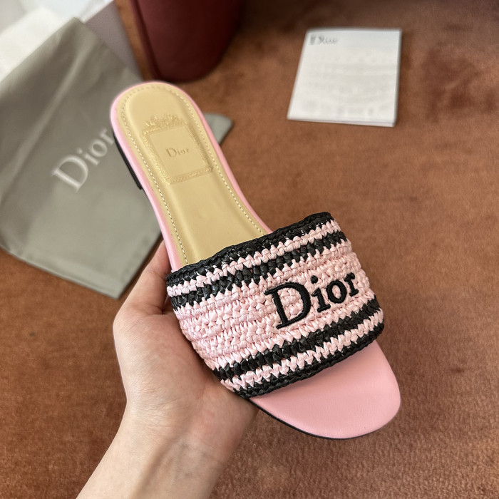 d10r sandal